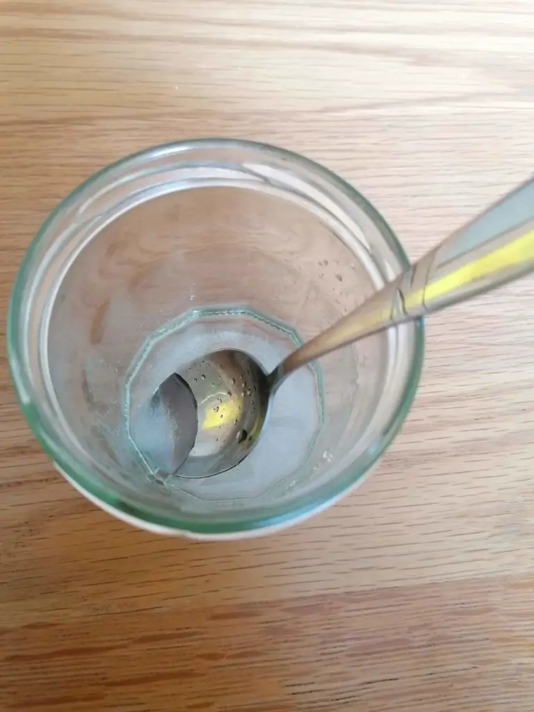 mixing sugar and water solution